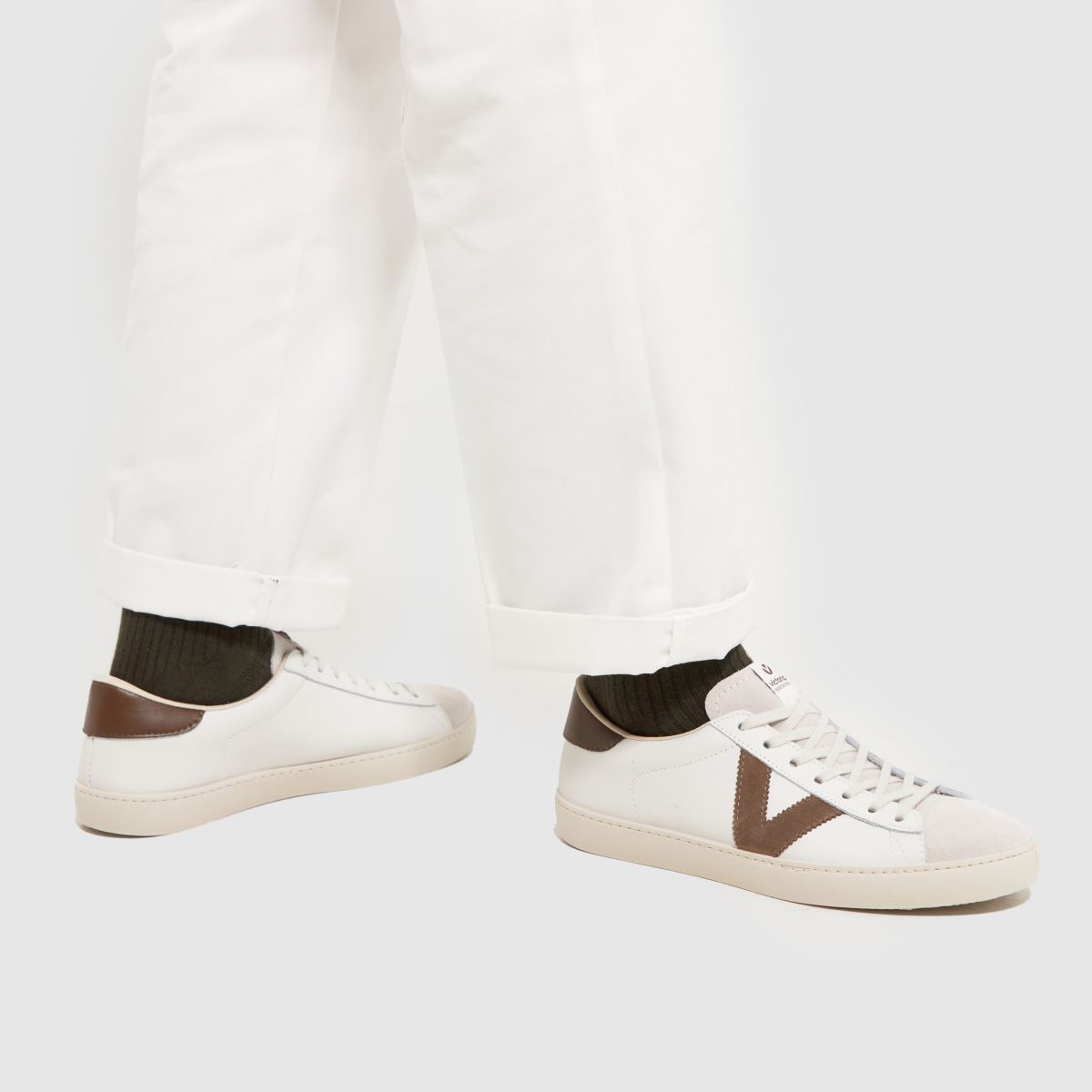 Victoria Berlin-sneakers i vitt och brunt