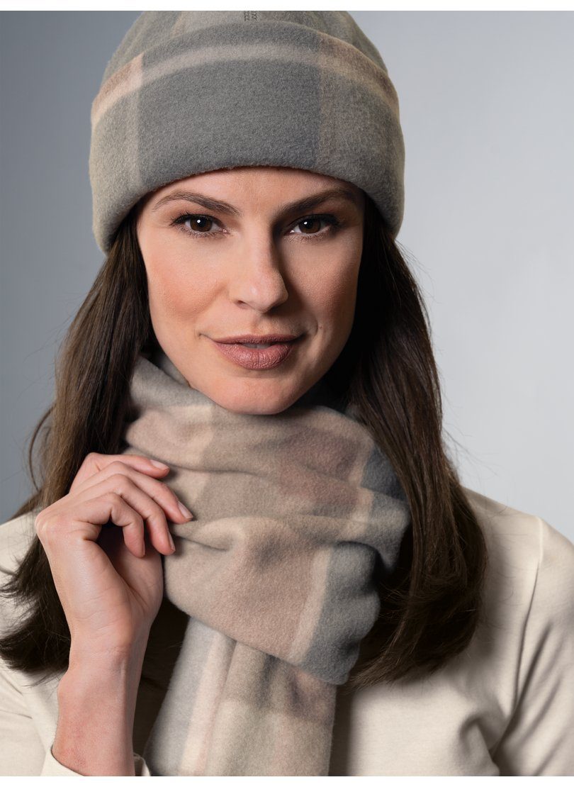 Trigema Strickmütze TRIGEMA Fleece-Mütze mit Karo-Muster