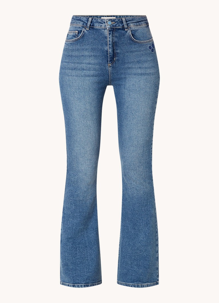 Jeans a zampa d'elefante a vita alta di Fabienne Chapot, modello Eva Flare, lunghezza a metà polpaccio.