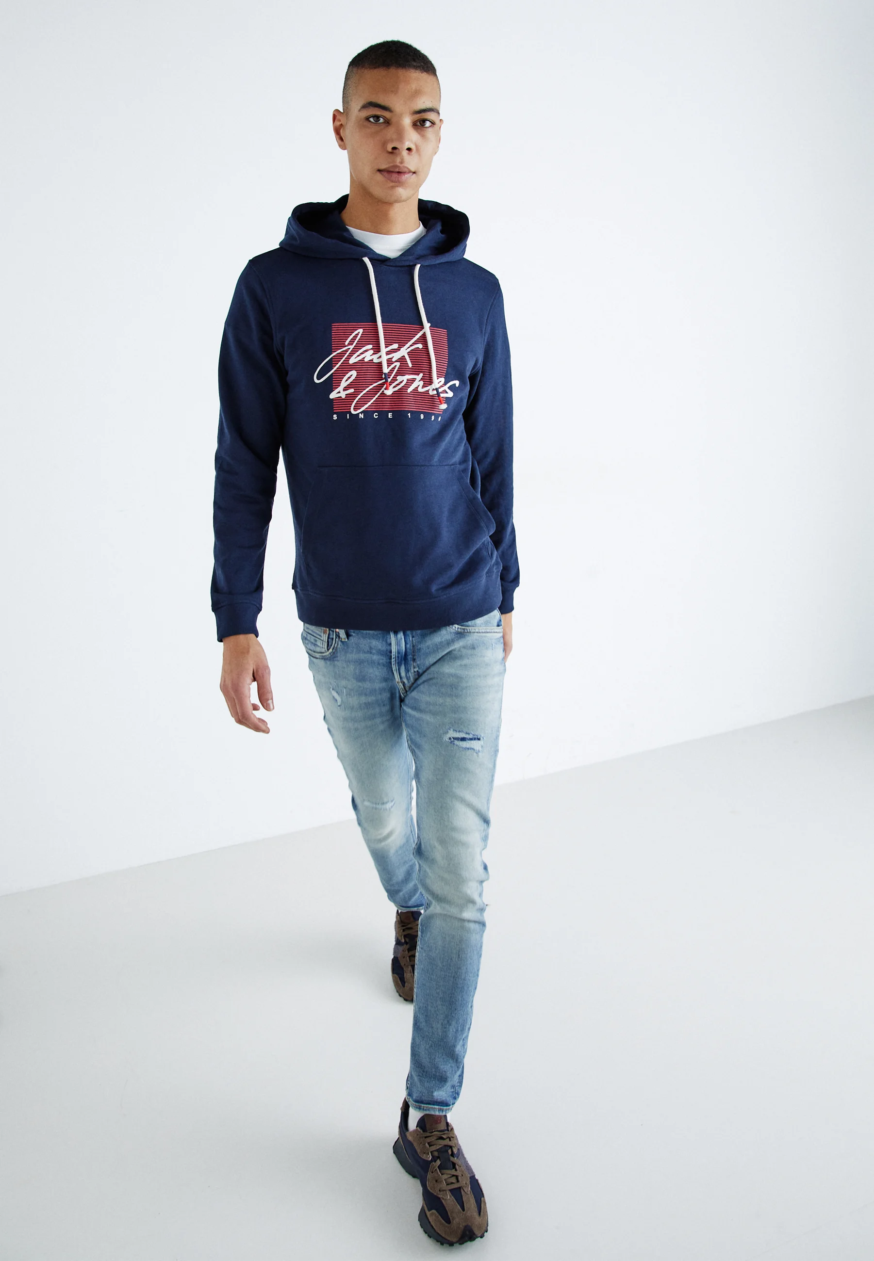 Sudadera con capucha Jack & Jones JJZURI