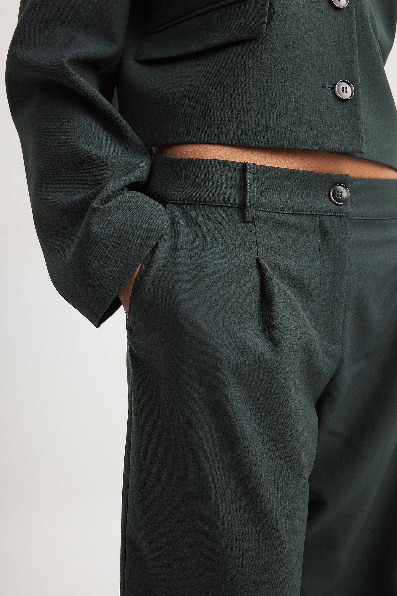 Maßgeschneiderte Hose mit niedriger Taille