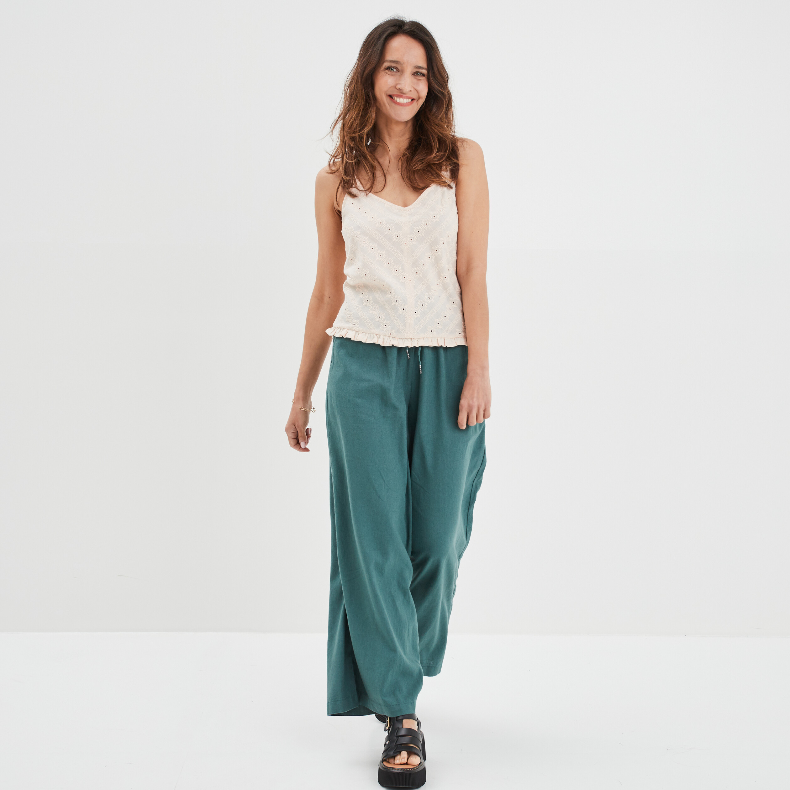 Débardeur broderie anglaise à volants rose clair femme | La Halle