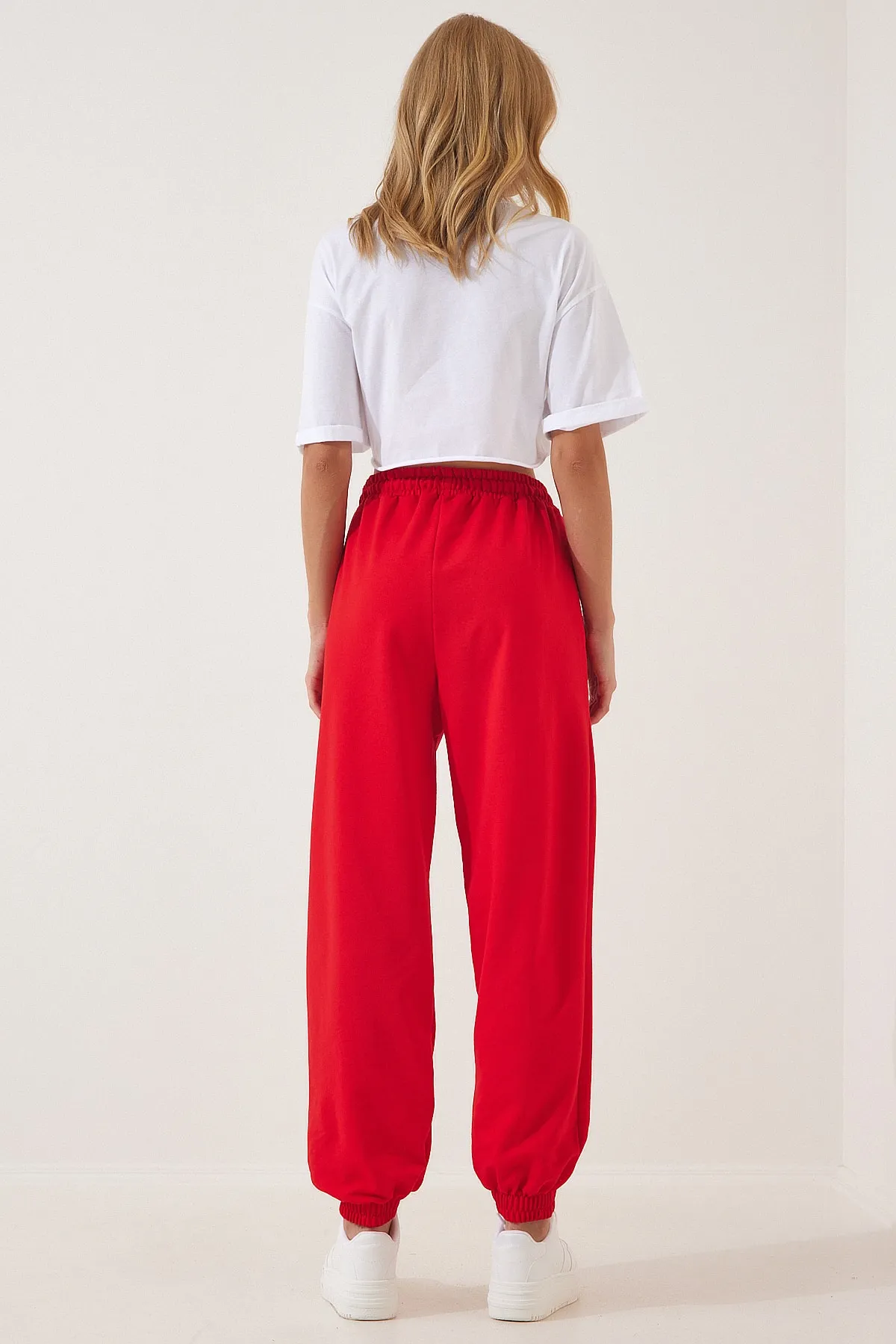 Happiness İstanbul  Rote, lockere Jogginghose für Damen AP00158