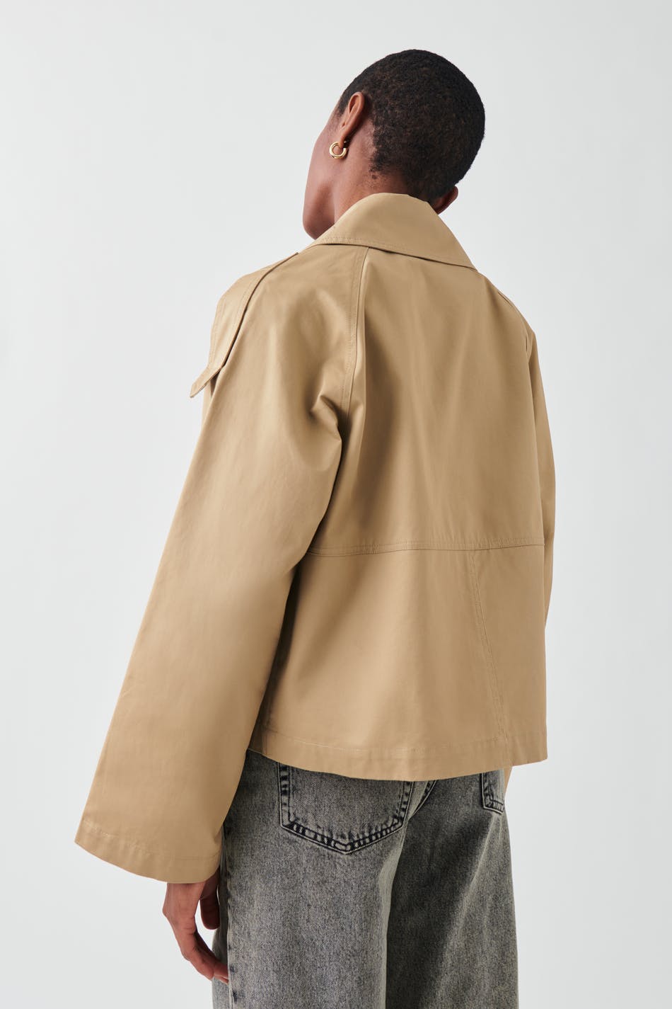 Short trench coat