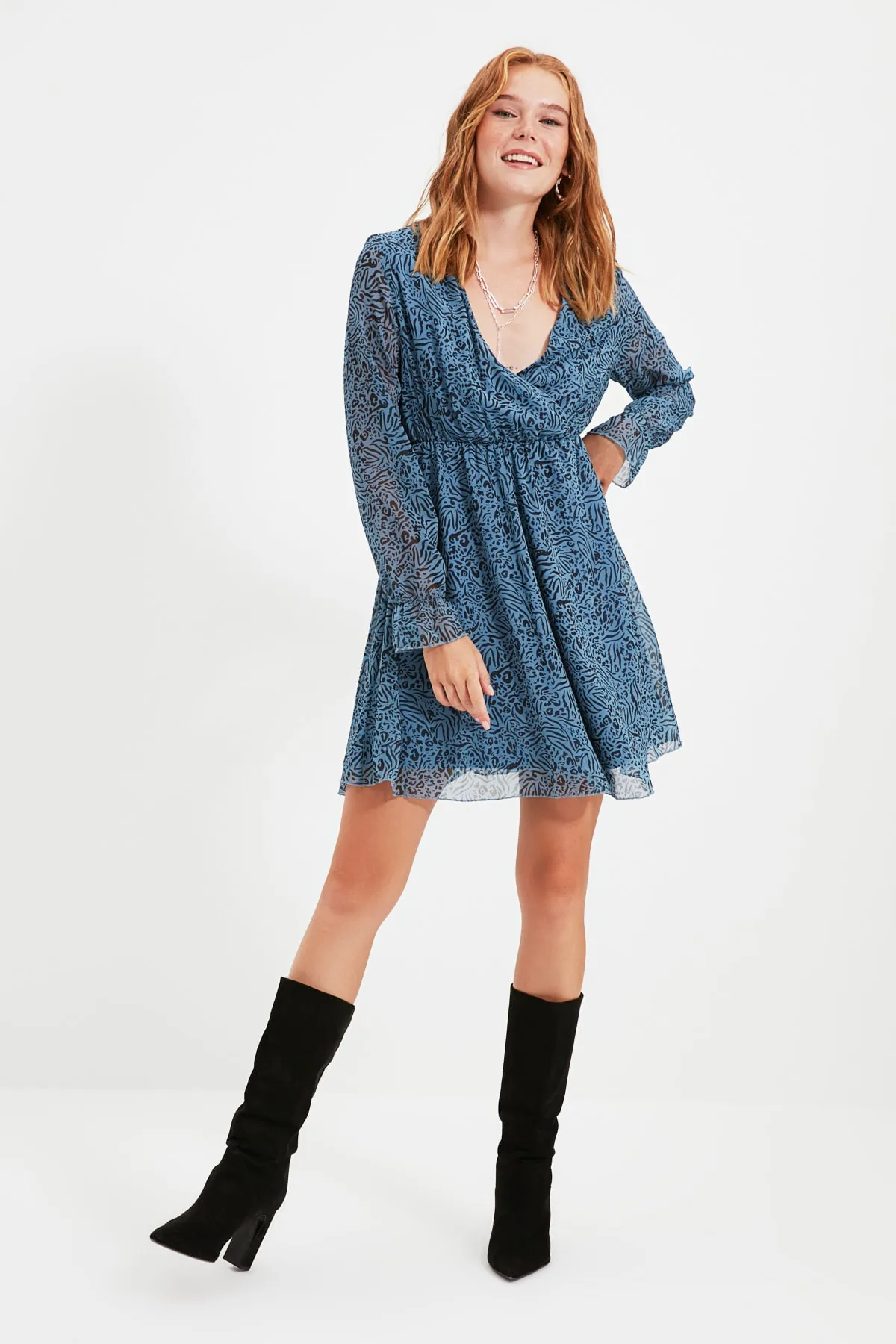 Trendyol Collection  Zweireihiges Mini-Kleid aus Chiffon mit Futter und Animal-Print von Petro TWOAW20EL1628