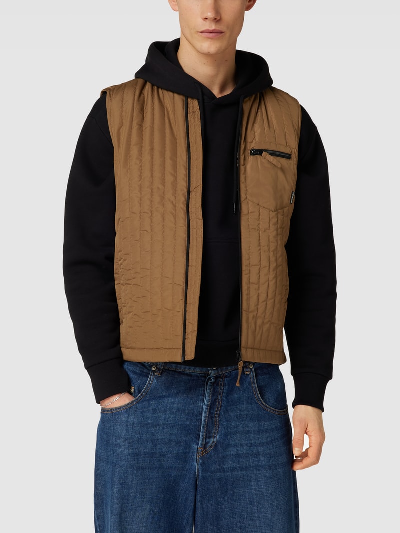 Steppweste mit Brusttasche in haselnuss braun