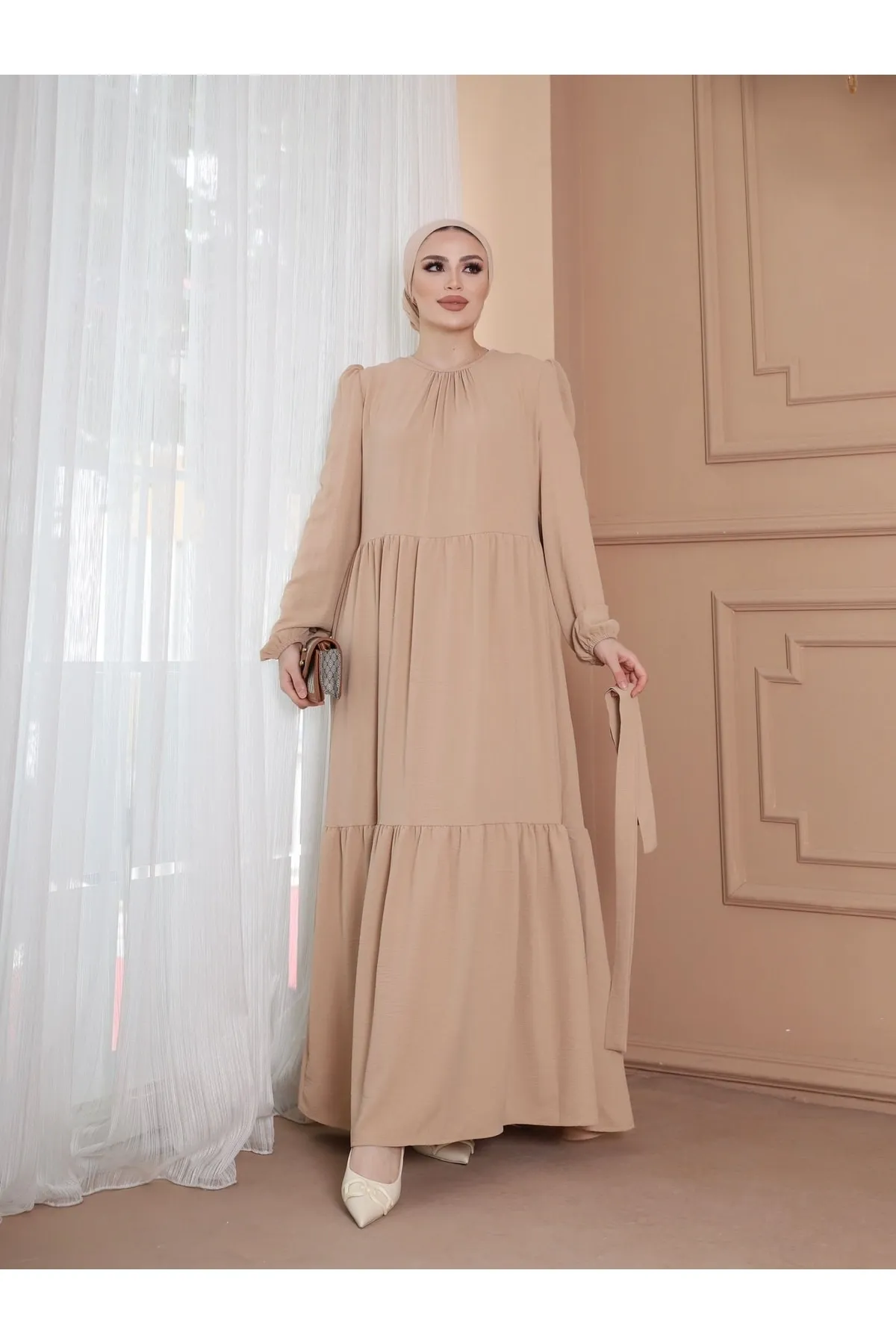 VOLT CLOTHİNG  Ayrobin Kleid mit Gürtel und Rüschendetail am Kragen