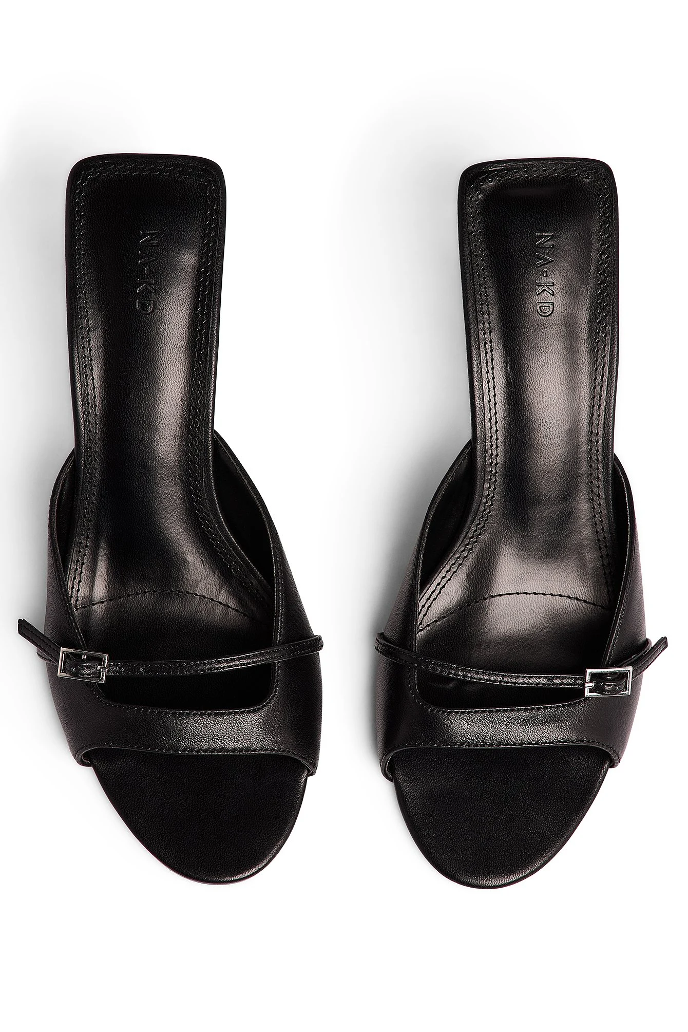 Mules mit Schnallendetail
