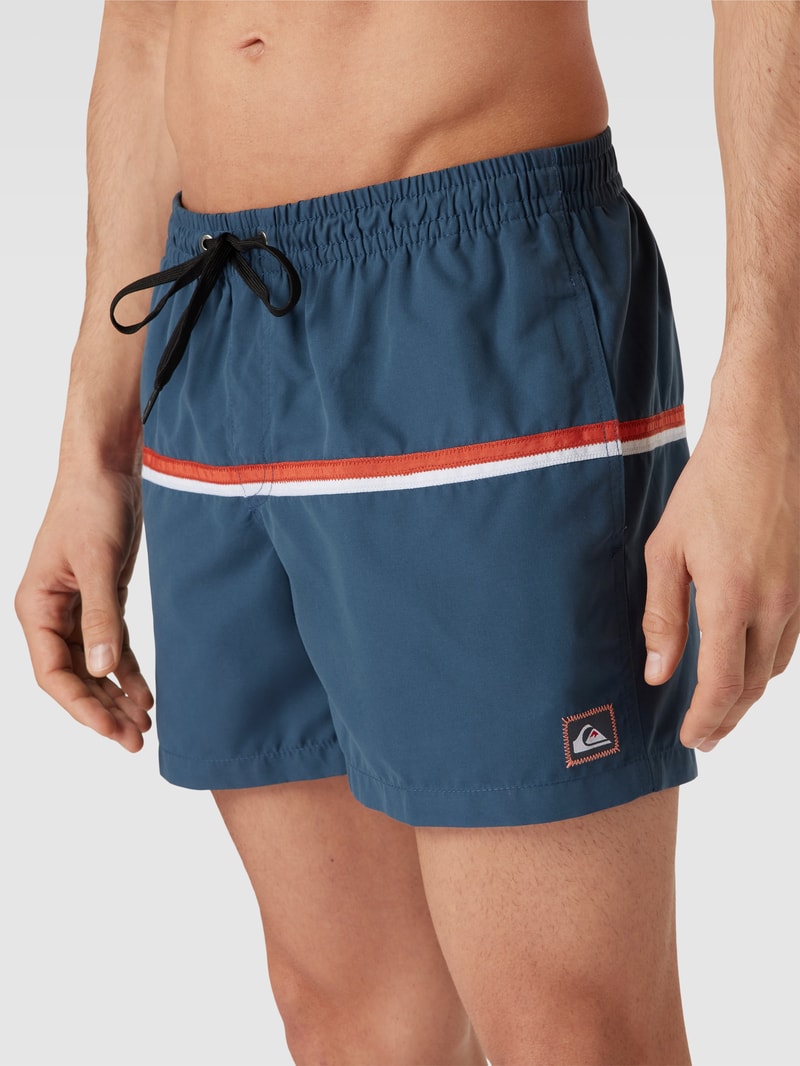Badehose mit Kontraststreifen Modell 'BETWEEN WAVES VOLLEY' in dunkelblau
