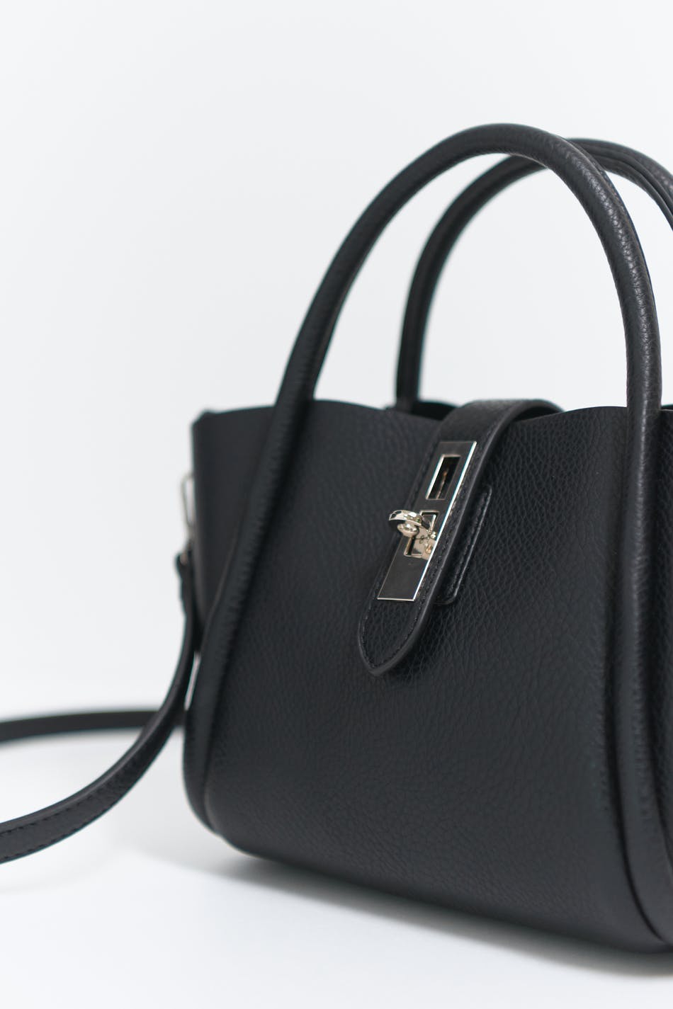 Tubular handle bag