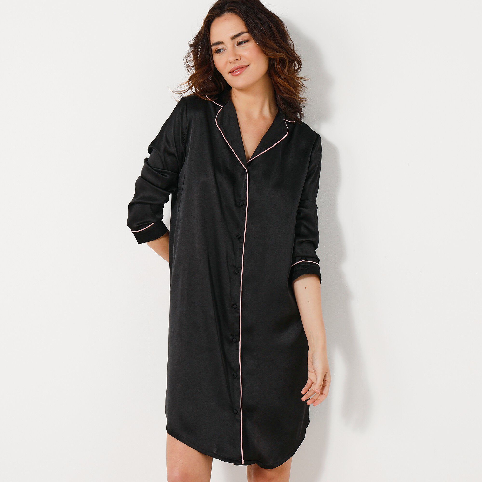Chemise de nuit forme liquette en satin uni