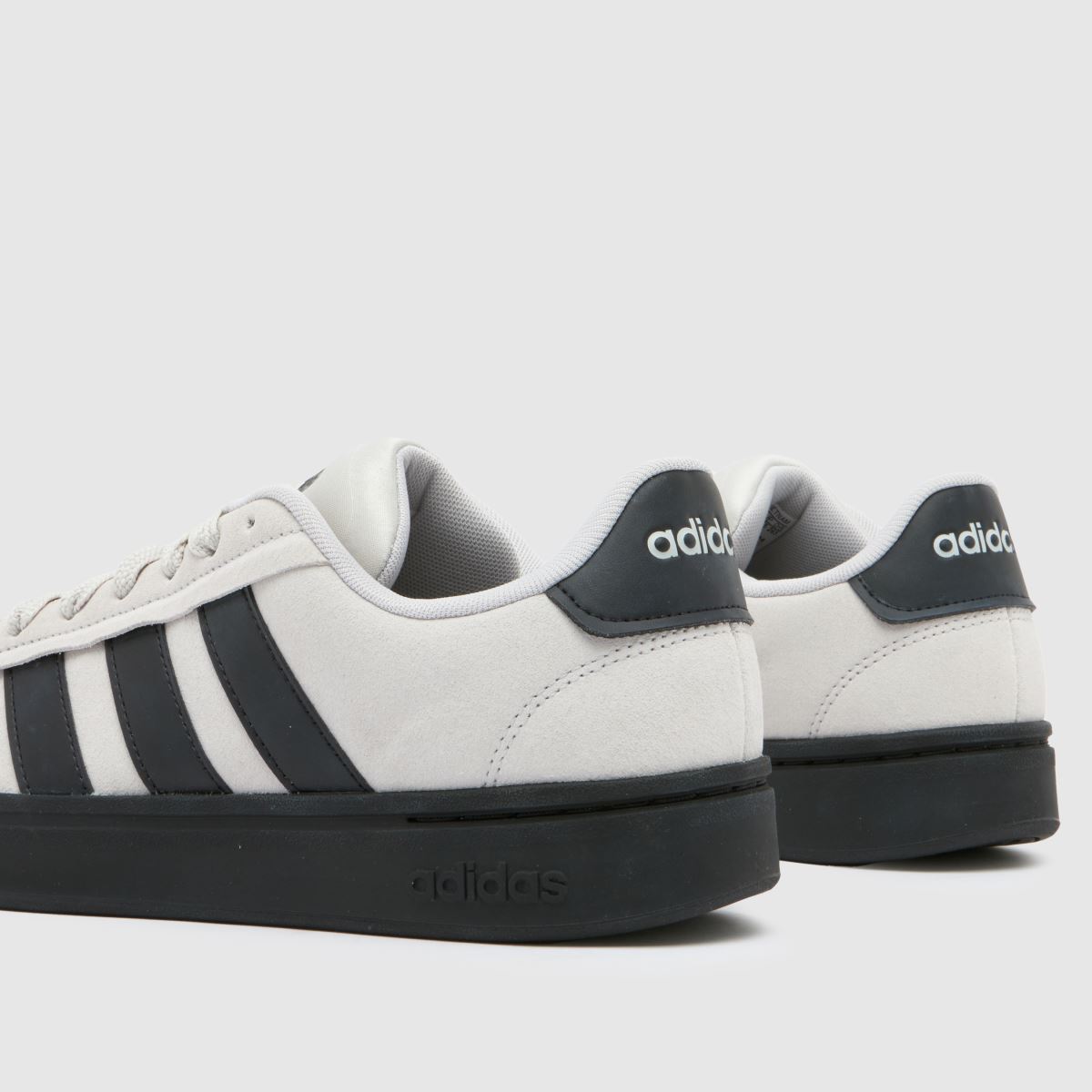 adidas Grand Court Alpha cipők fekete és szürke színben