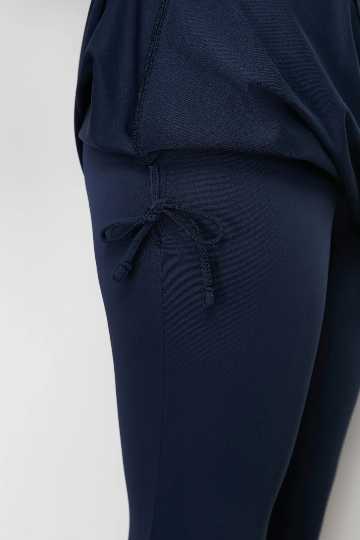 Trendyol Modest  Marineblaues Beachwear-Badeanzug-Set mit vollständiger Abdeckung, dreiteilig, TCTSS24CF00005