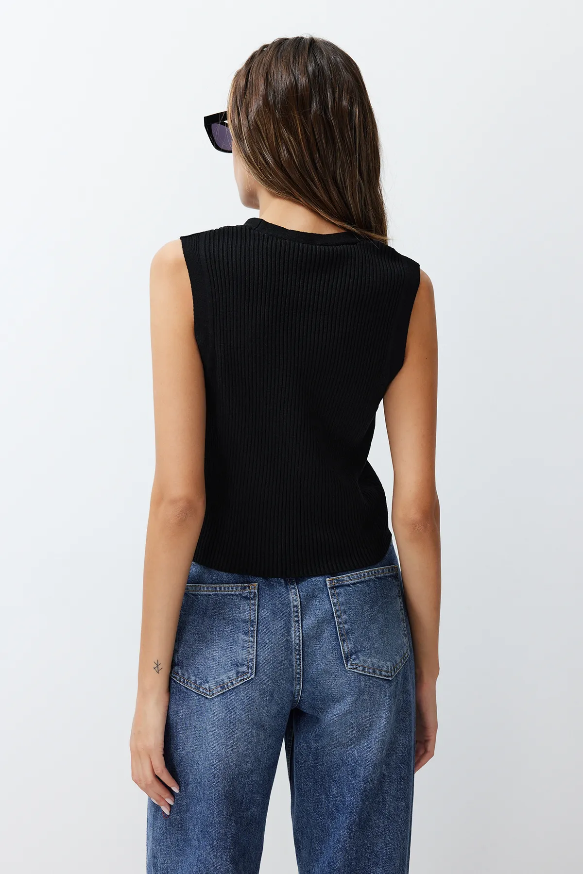 Trendyol Collection  Schwarze Crop Top Strickbluse aus Premium-/Spezialgarn TWOSS24BZ00258