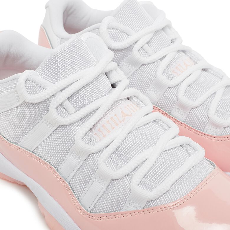 JORDAN Wmns Air Jordan 11 Retro Low 