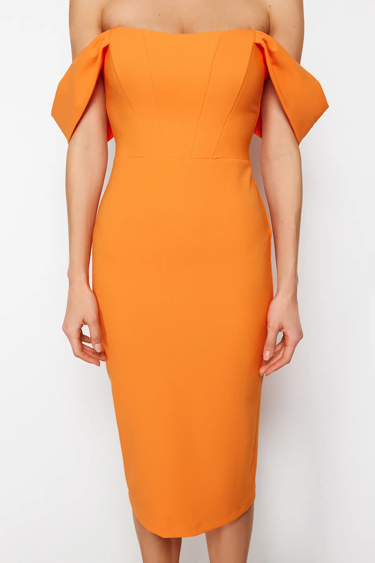 Trendyol Collection  Orangefarbenes, figurbetontes, gewebtes Korsett-Detail, elegantes Abendkleid TPRSS22EL00097