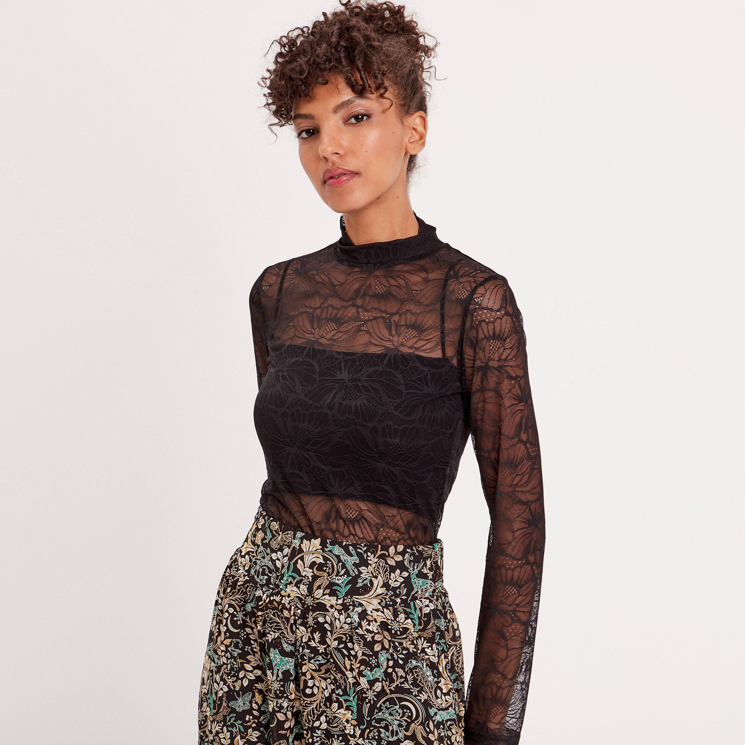 T-shirt col montant dentelle noir femme | Cache Cache