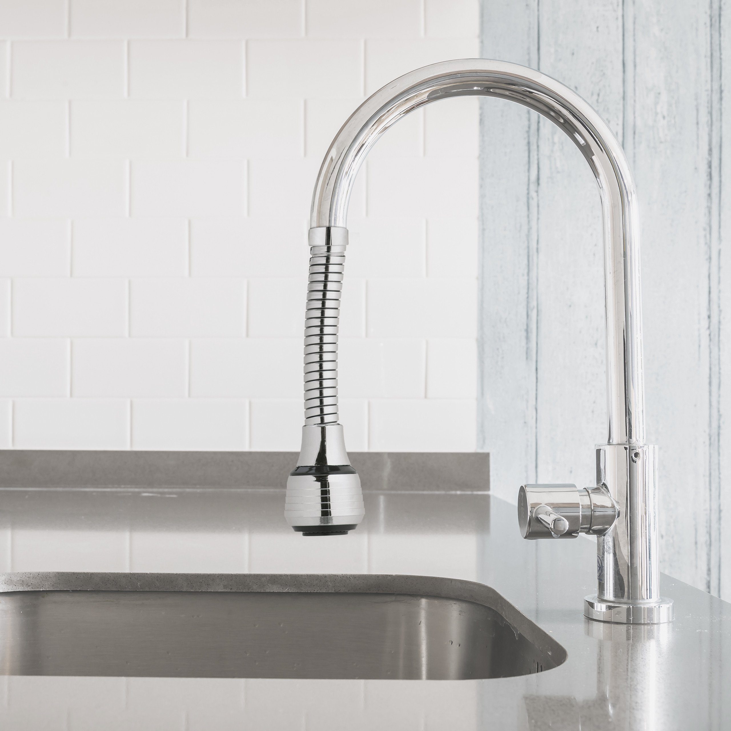 relaxdays Waschbeckenbrause Wasserhahn Verlängerung 2 Strahlarten