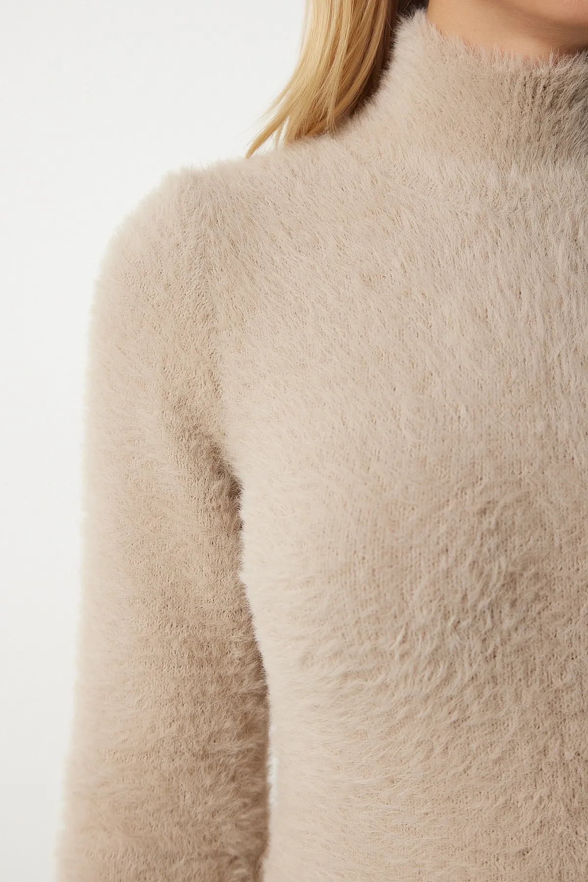 Happiness İstanbul  Beiger Rollkragenpullover mit Bärtchenmuster für Damen NF00071