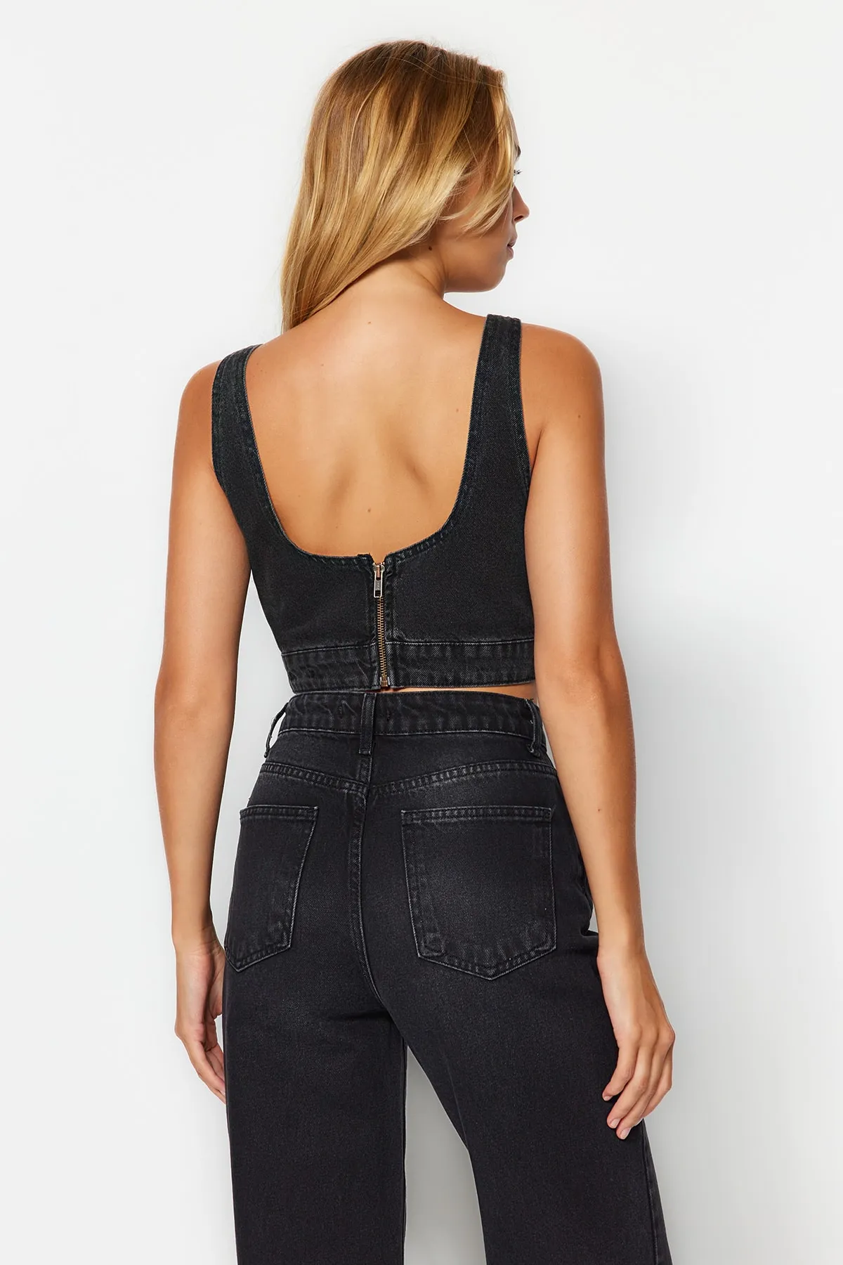 Trendyol Collection  Anthrazitfarbenes Crop-Denim-Bustier TWOAW24BS00000