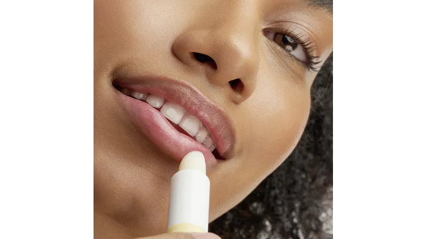 essence lip care Hydro Oil Core Balm