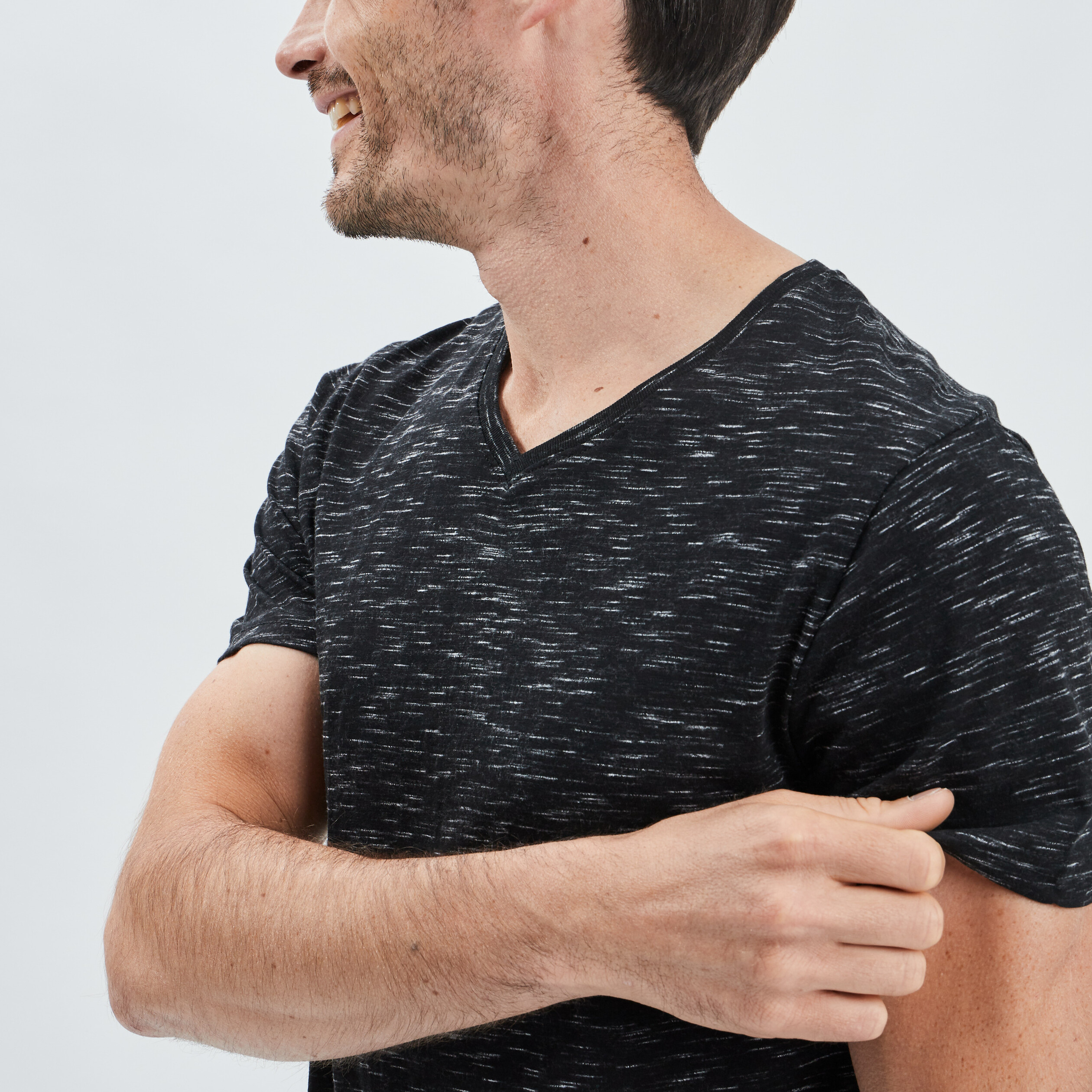 T-shirt col V chiné noir homme | La Halle