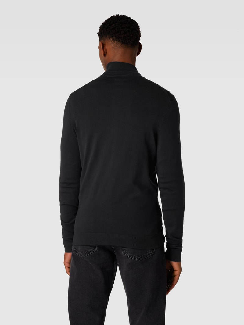 Strickjacke aus Viskose-Mix mit Stehkragen in schwarz