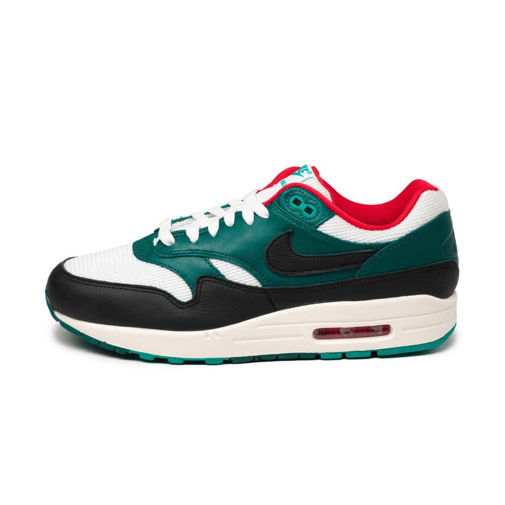 Nike x LeBron Liverpool Air Max 1 James F.C. Premium FB8914-100 / bunt