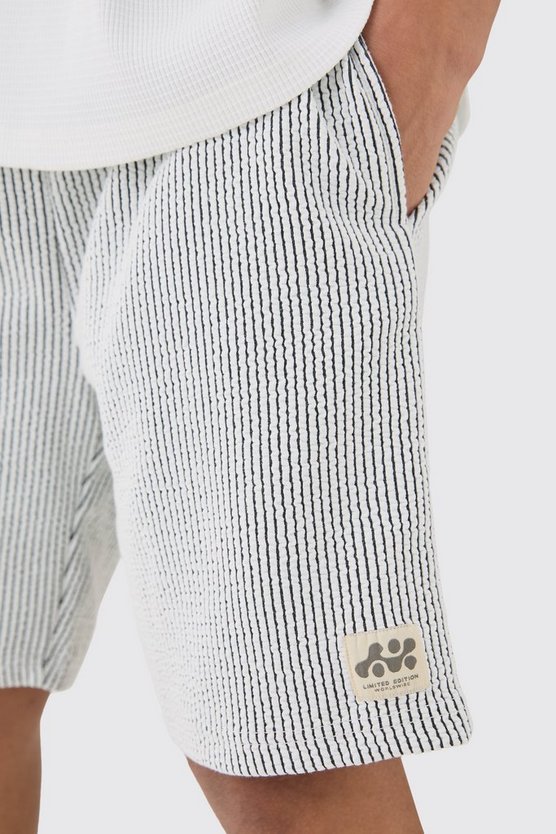Lockere mittellange strukturierte Shorts