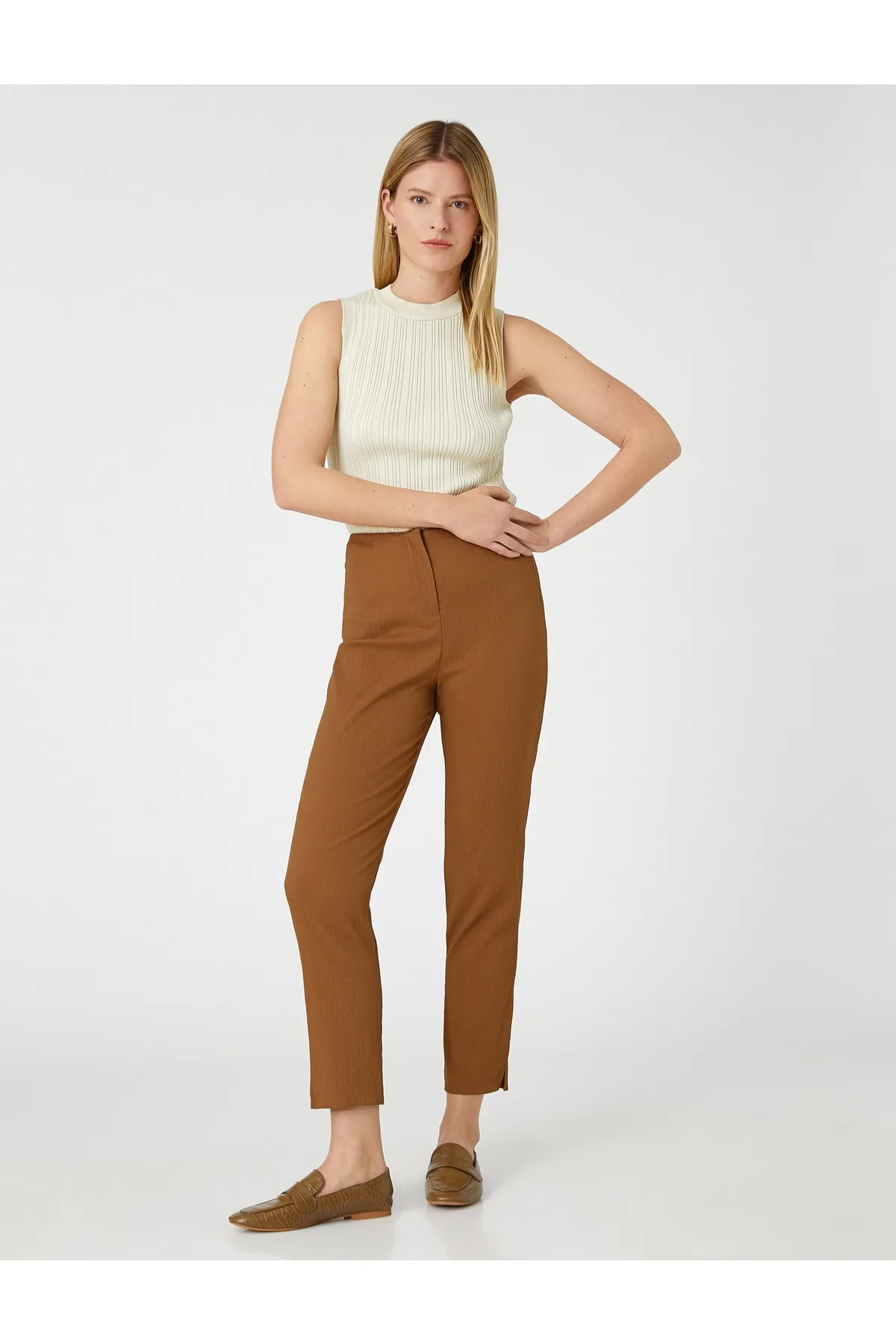 Koton  Nahtdetaillierte Stoffhose mit schmalem Bein