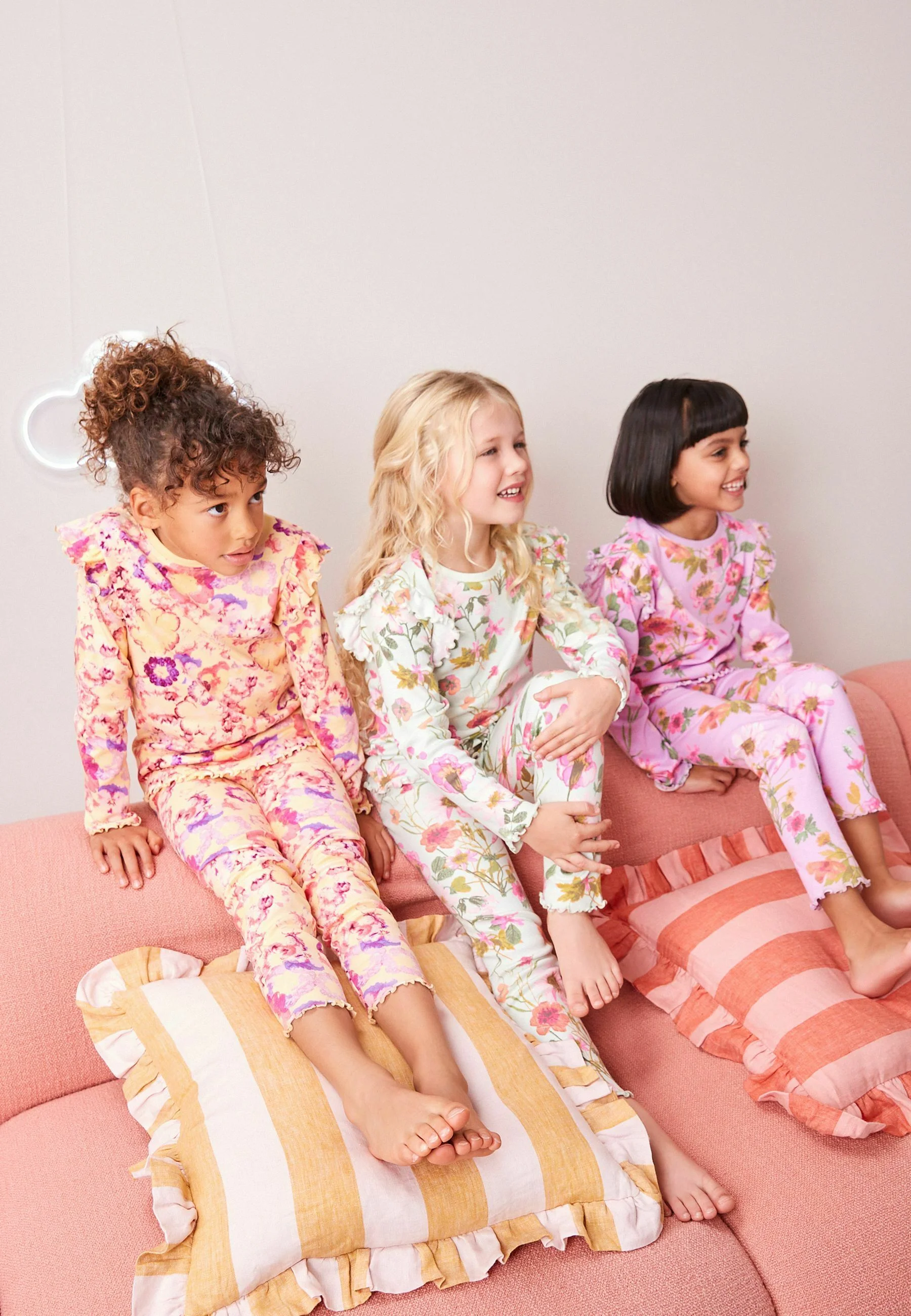 Siguiente PAQUETE DE 3 PIJAMAS FLORALES DE AJUSTE REGULAR