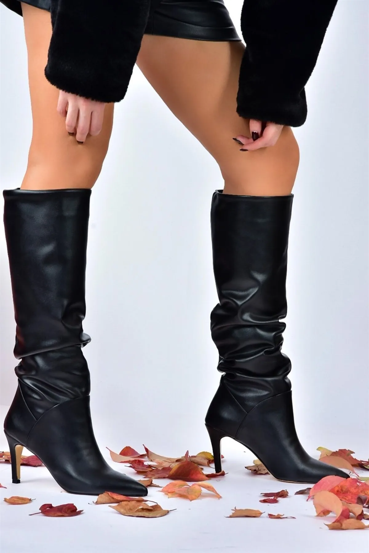 Fox Shoes  Schwarze Damenstiefel mit dünnem Absatz L572009609