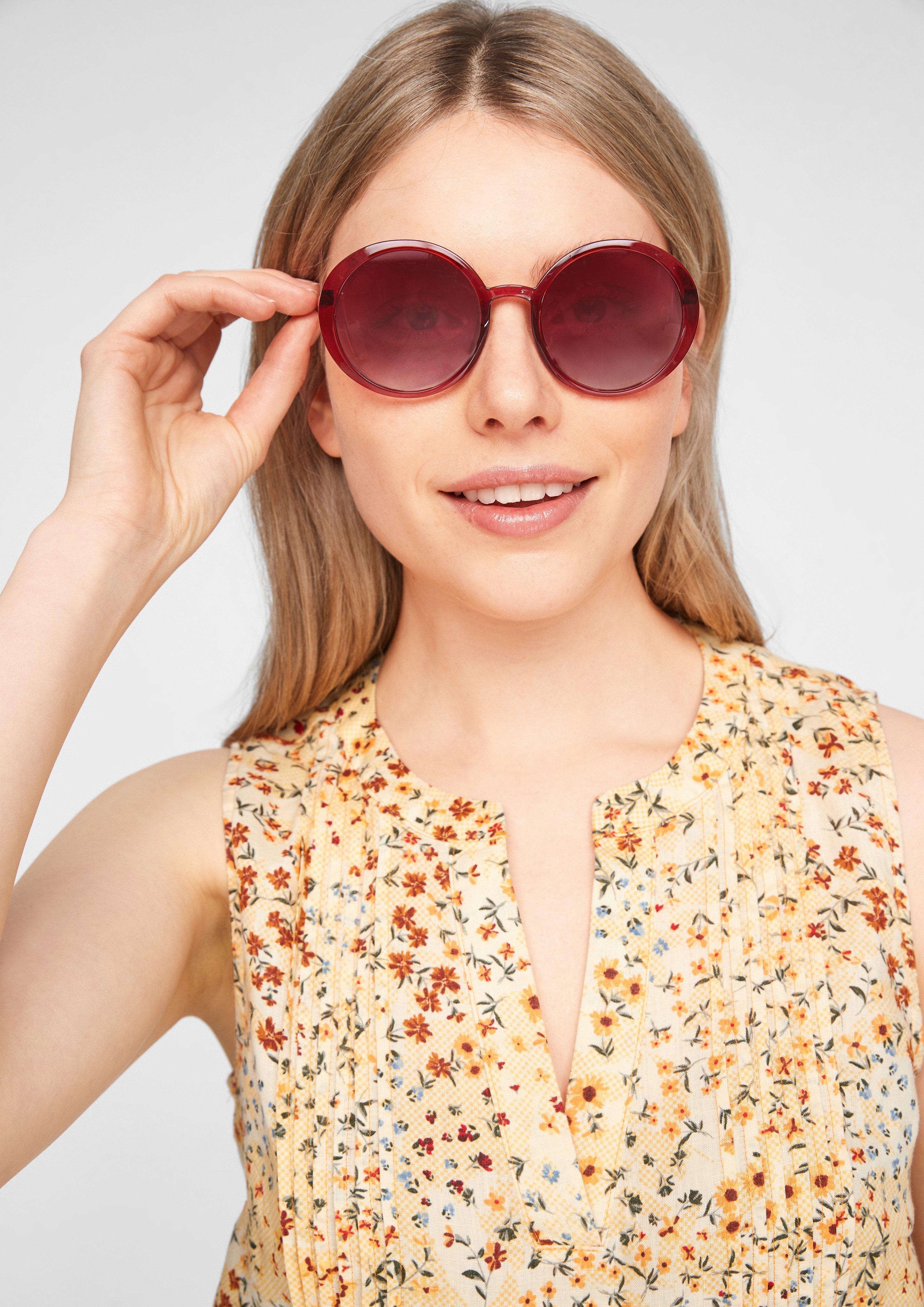 Sonnenbrille mit großen Gläsern  144.120.141.98545-300