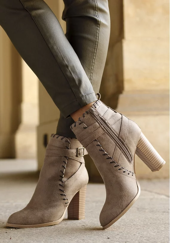 High-Heel-Stiefelette