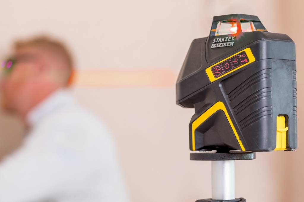 Stanley FMHT1-77416 FatMax laser 360° + 2 linii verticale ROȘII