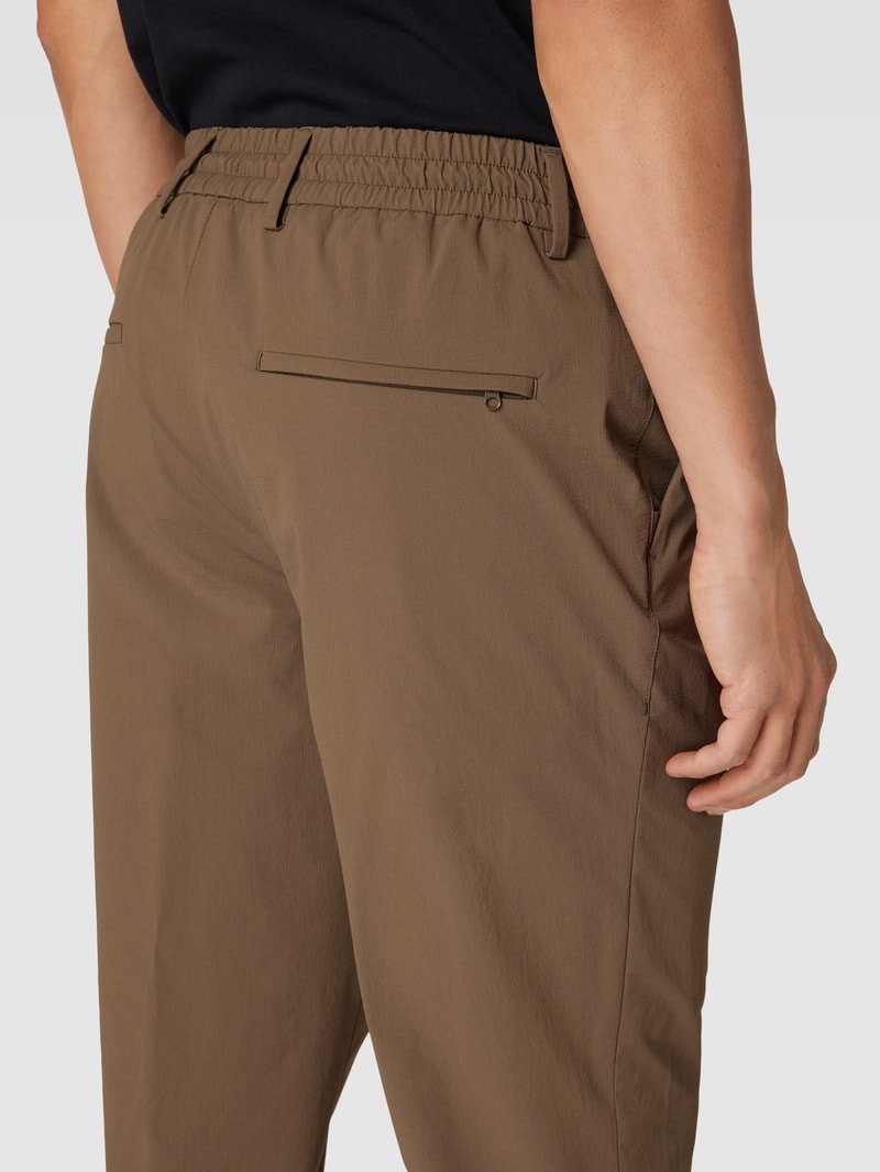 Stoffhose mit Ziernähten Modell 'Genius' in mittelbraun