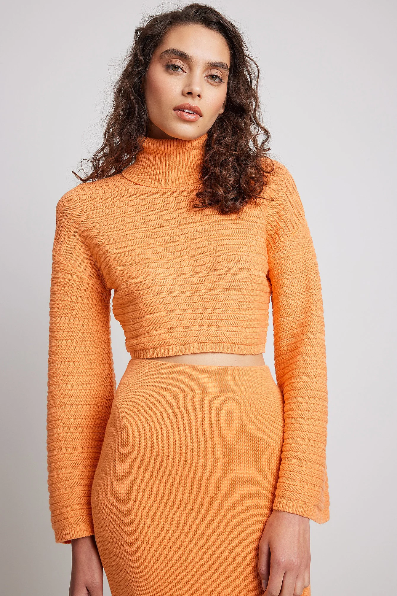 Strickpullover mit Rollkragen aus einer Wollmischung