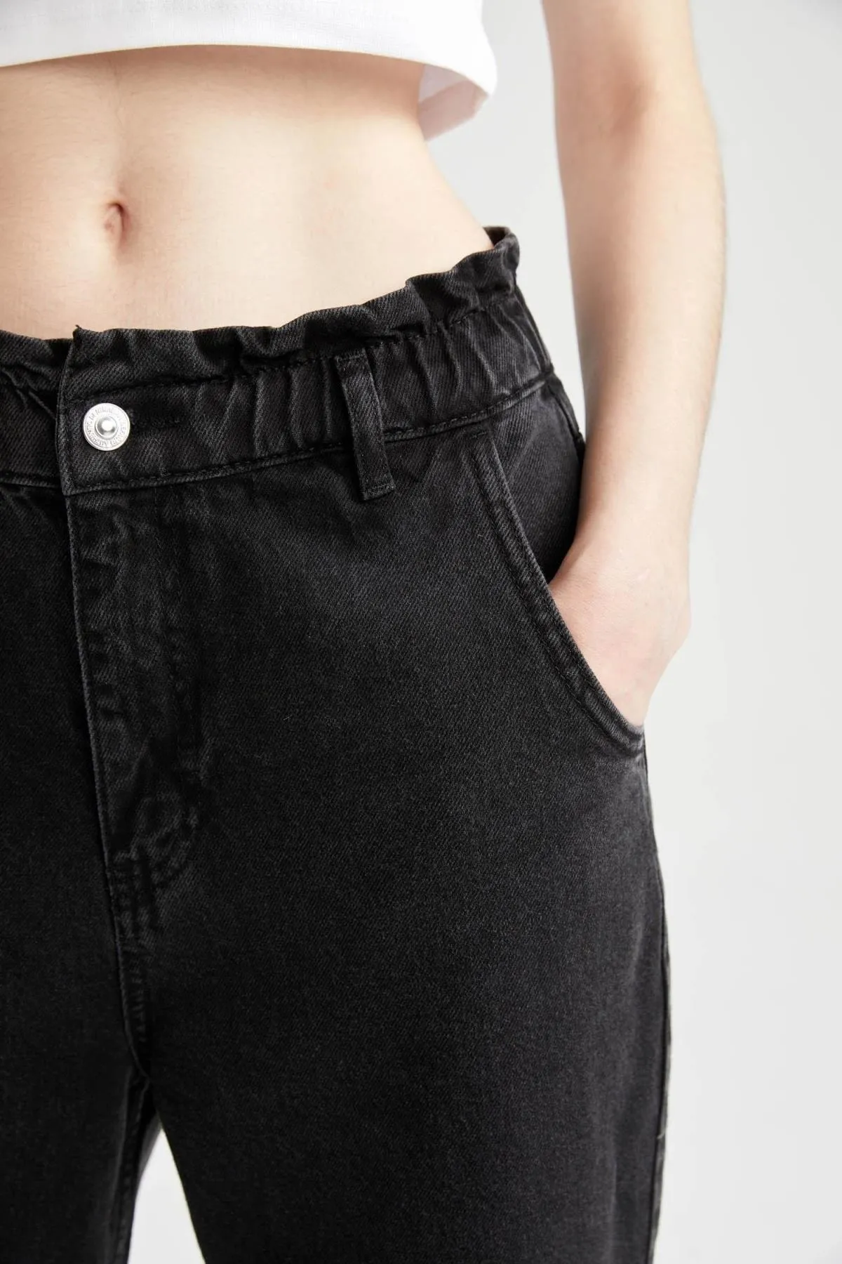 DeFacto  Jeanshose im Paperbag-Schnitt aus 100er-Baumwolle Z6549az23sp