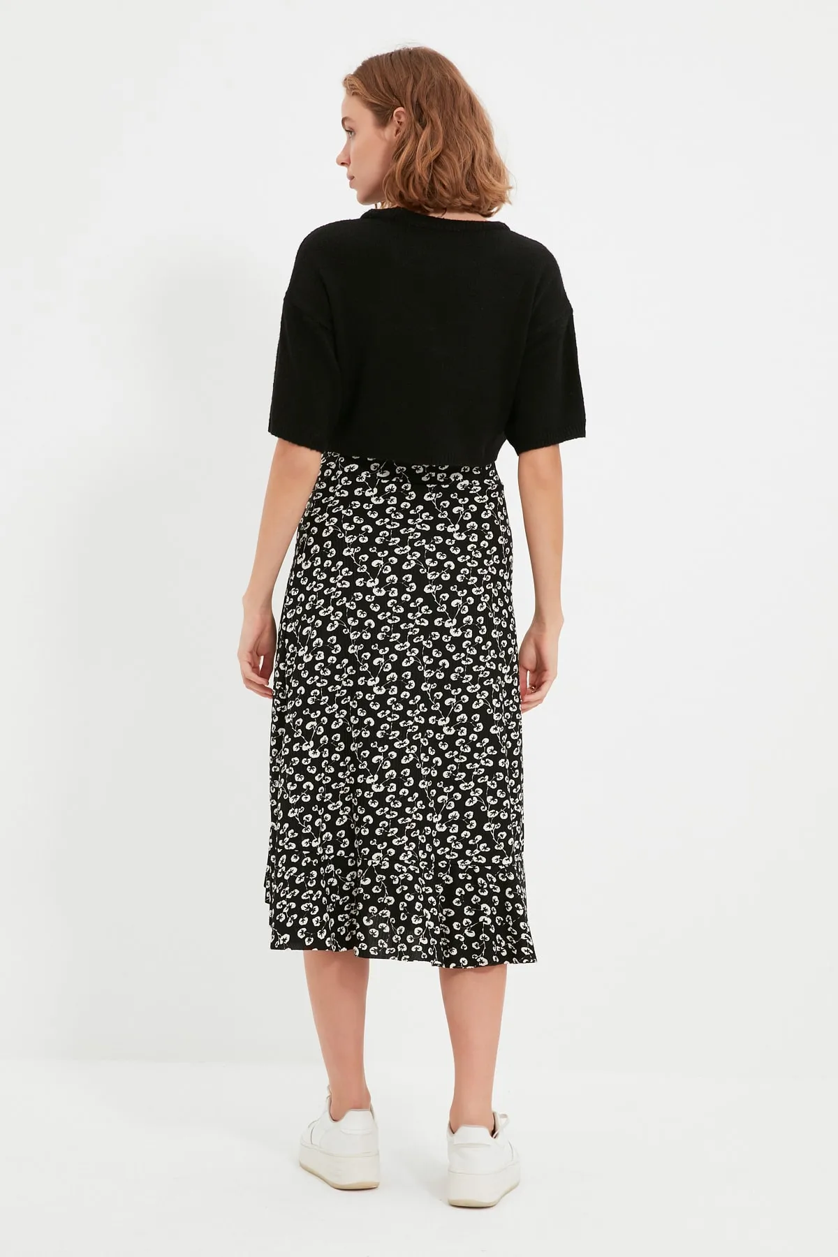 Trendyol Collection  Schwarzer bedruckter High-Waist-Midirock aus Stretch-Strick mit Raffung und Volant TWOSS21ET0029