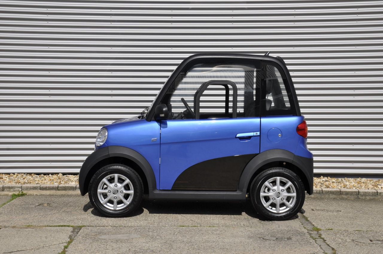 ARI Motors ARI 452 Elektrofahrzeug E-Auto Leichtfahrzeug 45 km/h Mopedführerschein weiß