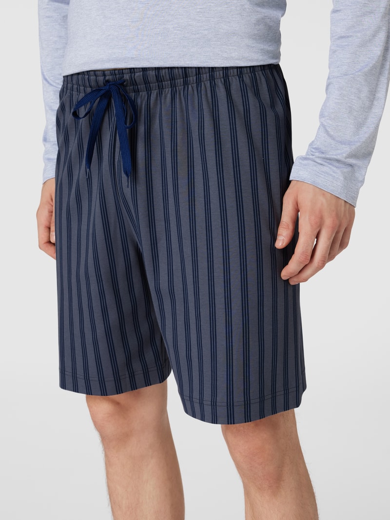 Pyjama-Shorts mit Streifenmuster in mittelgrau
