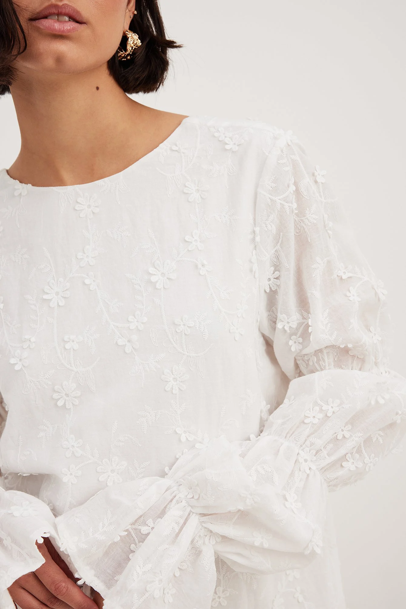 Kleid mit Detail am Ärmel