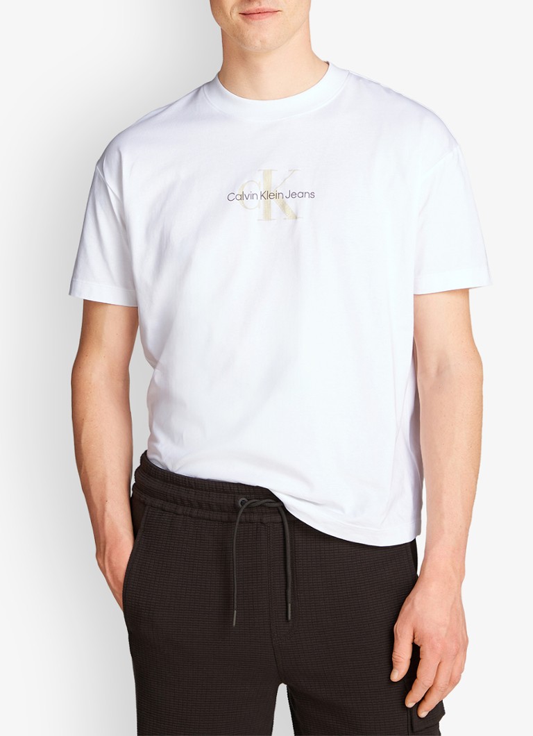 Calvin Klein -t-paita logopainatuksella