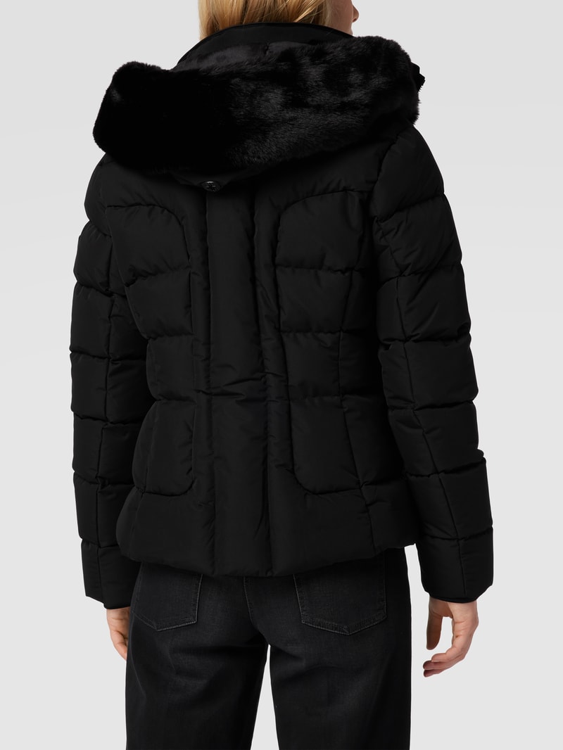 Funktionsjacke mit abnehmbarer Kapuze Modell 'Belvitesse Short' in schwarz