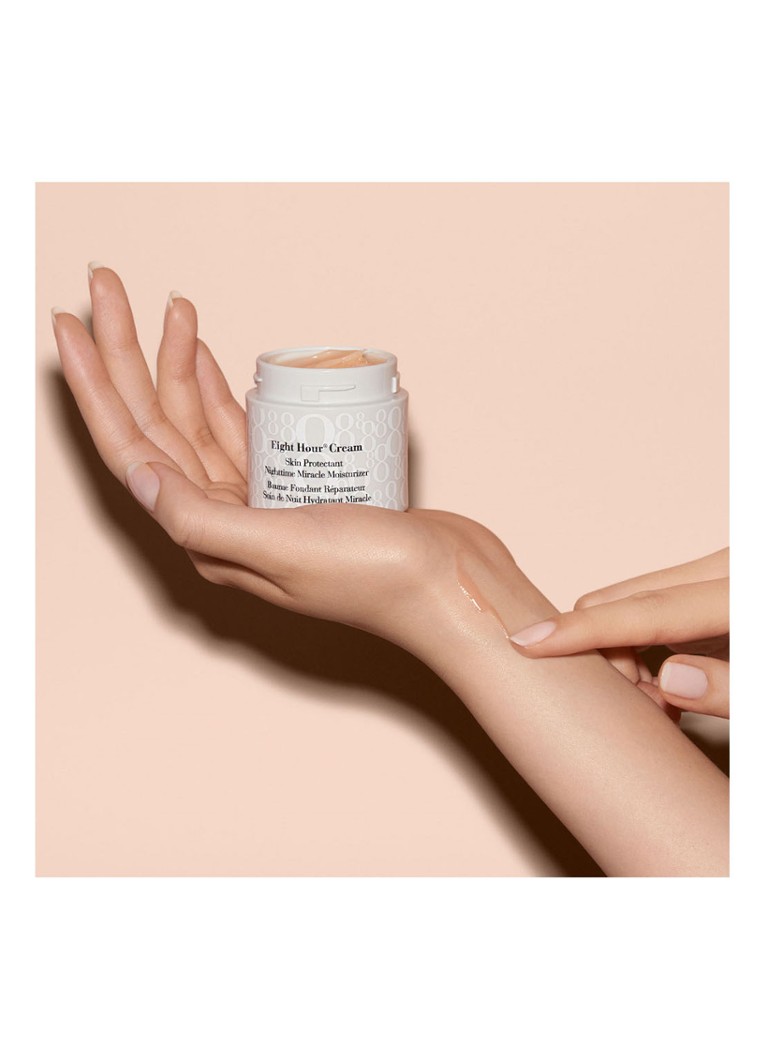 Cremă de opt ore Elizabeth Arden - Îngrijire miraculoasă a pielii, protectoare și hidratantă.