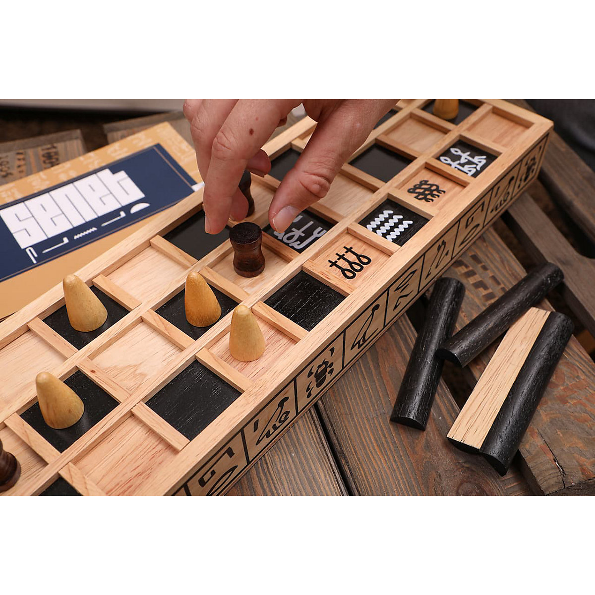 Senet - Das Brettspiel der Pharaonen, ein ägyptisches Würfelspiel aus Holz
