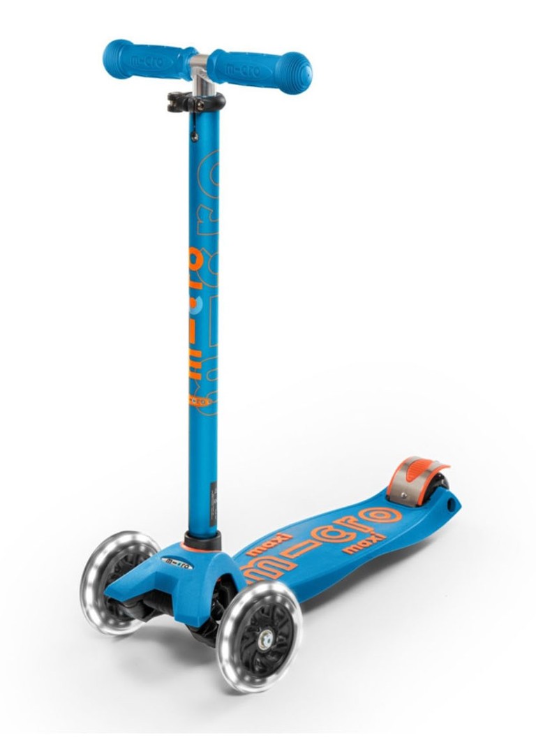 Micro Step Maxi Deluxe scooter with LED wheels