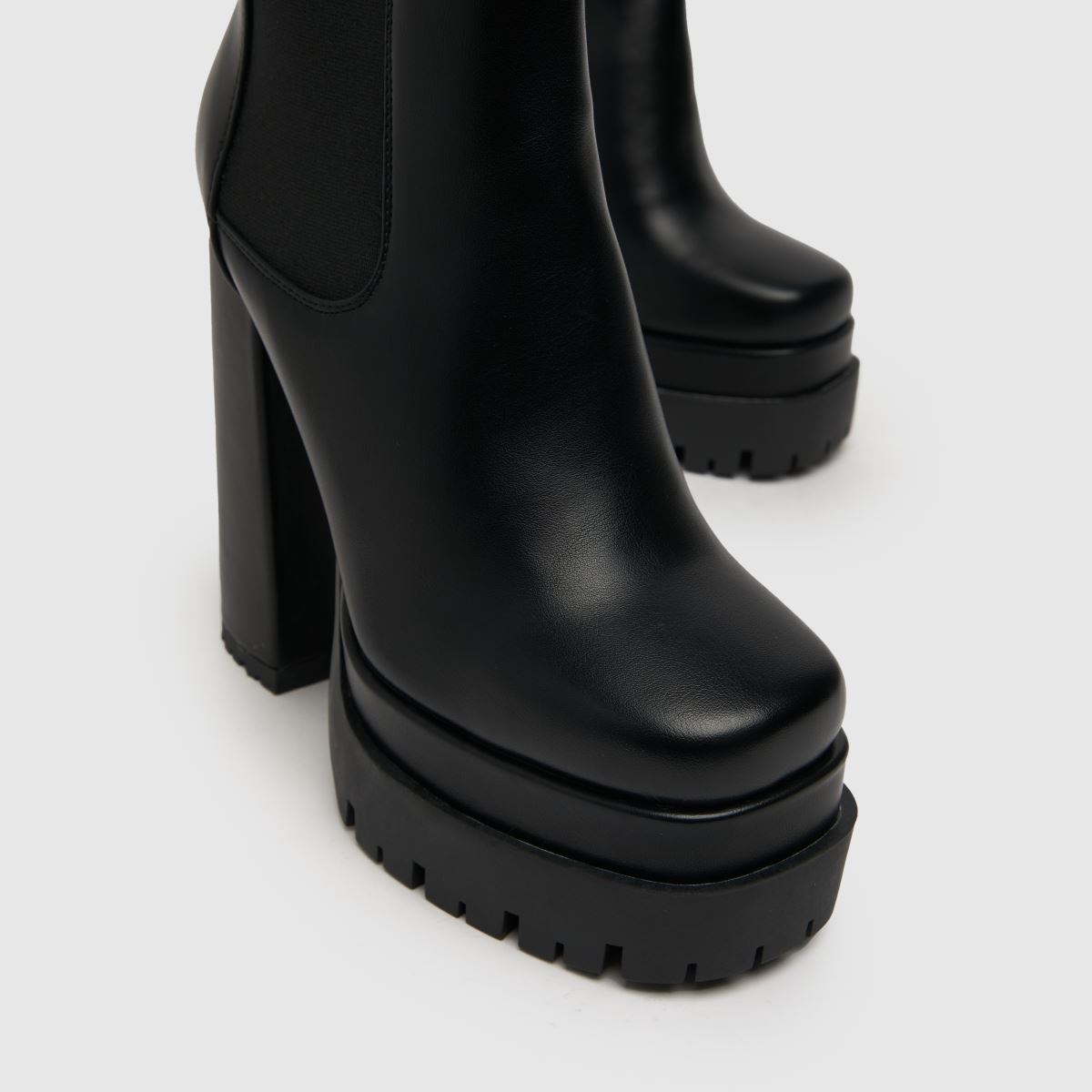 SIMMI – Rox – Svarta chelseaboots med klack