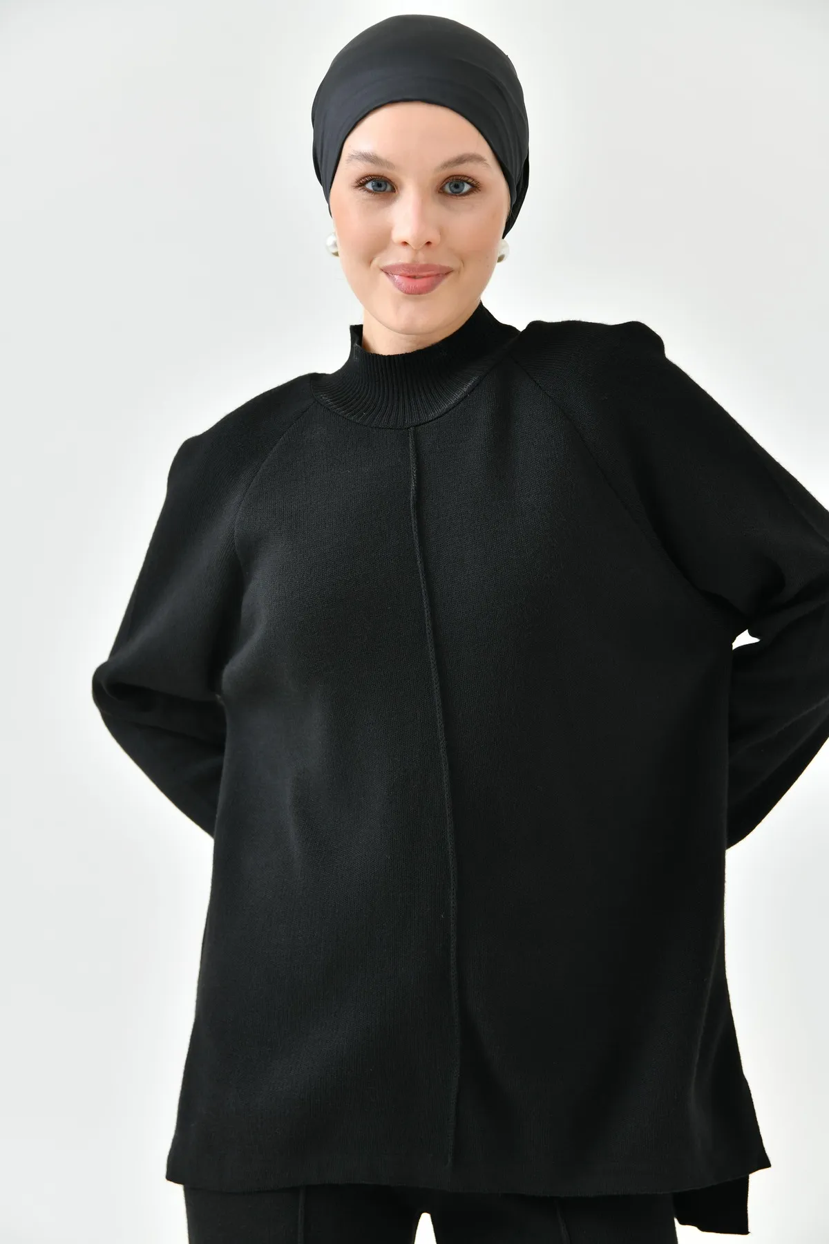 lovebox  Flexibler Strickstoff, Stehkragen, langärmeliger schwarzer Pullover und schwarzer Hosenanzug mit hoher Taille 1070