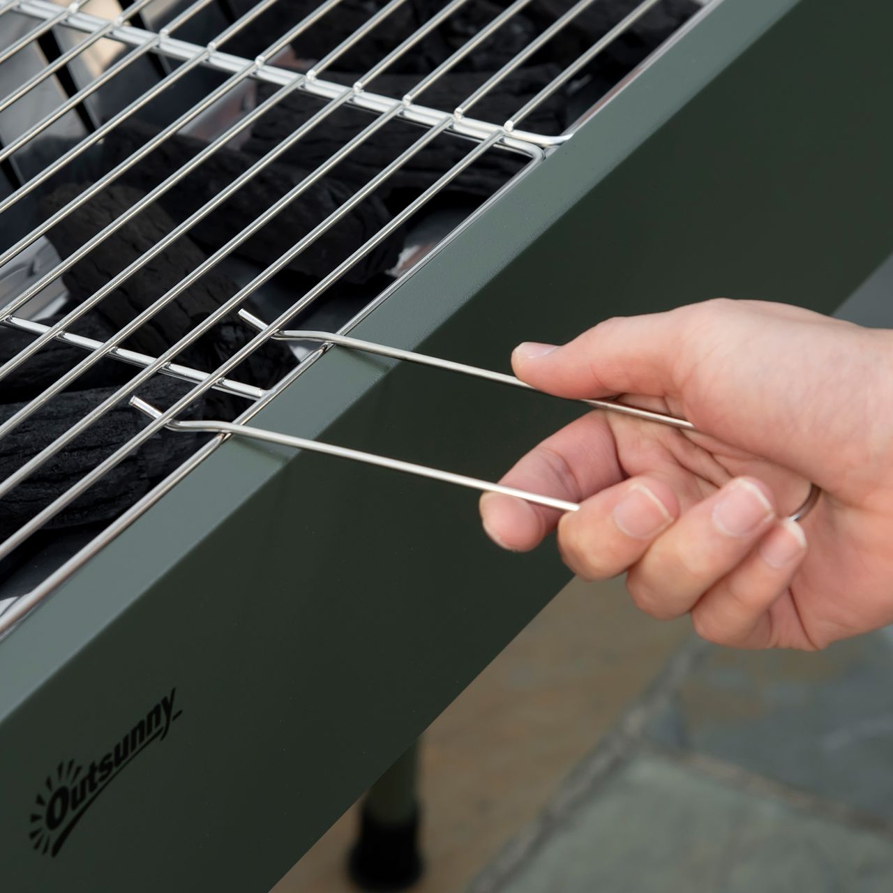 Outsunny Holzkohlegrill Anti-Rutsches Campinggrill mit Grillrost, Grillrost-Clip
